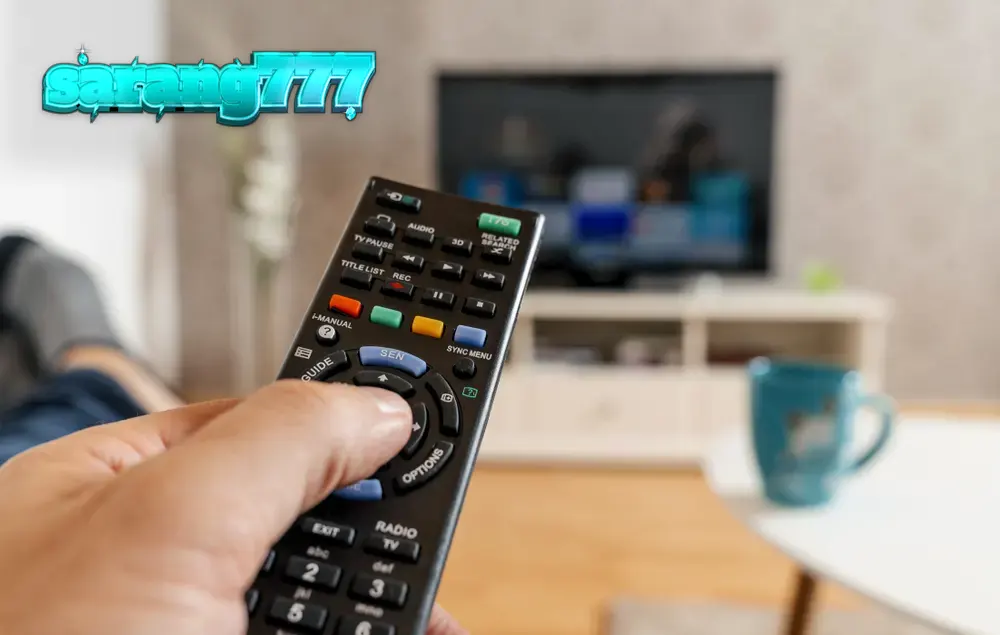 Pemain menggunakan smartphone untuk bermain slot online dengan nyaman